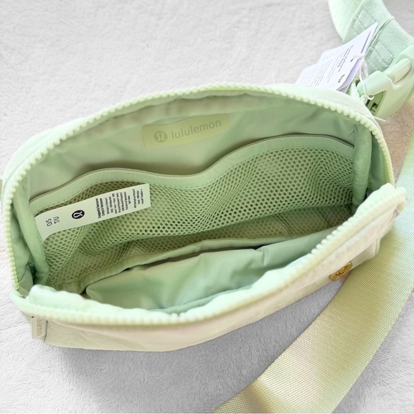 lululemon everywhere belt bag 1l green Lemon Beirut NWT Lululemon Everywhere Belt Bag